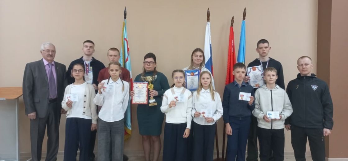 Награждение сборных команд школы, призеров личного первенства и вручение знаков ВФСК ГТО Школы № 7