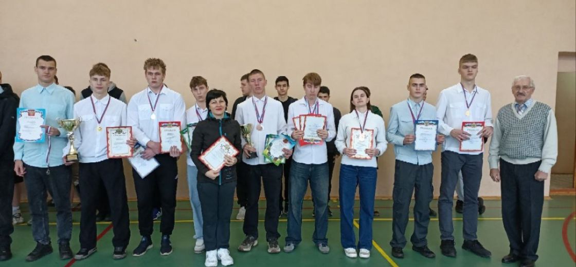 В Ожерельевском железнодорожном колледже прошло награждения команд учреждения занявшим первые места в фестивале ГТО среди студентов и Спартакиаде допризывной молодежи «Вместе с ГТО!»