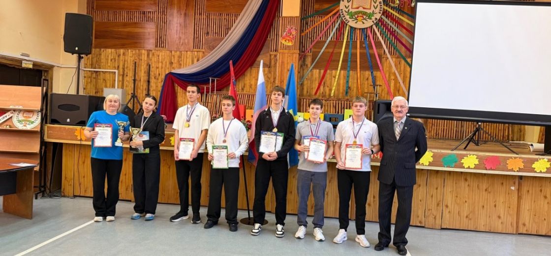 Награждение сборных команд школы № 4 за 2 место в фестивале «Кашира за ГТО!» среди 9 классов