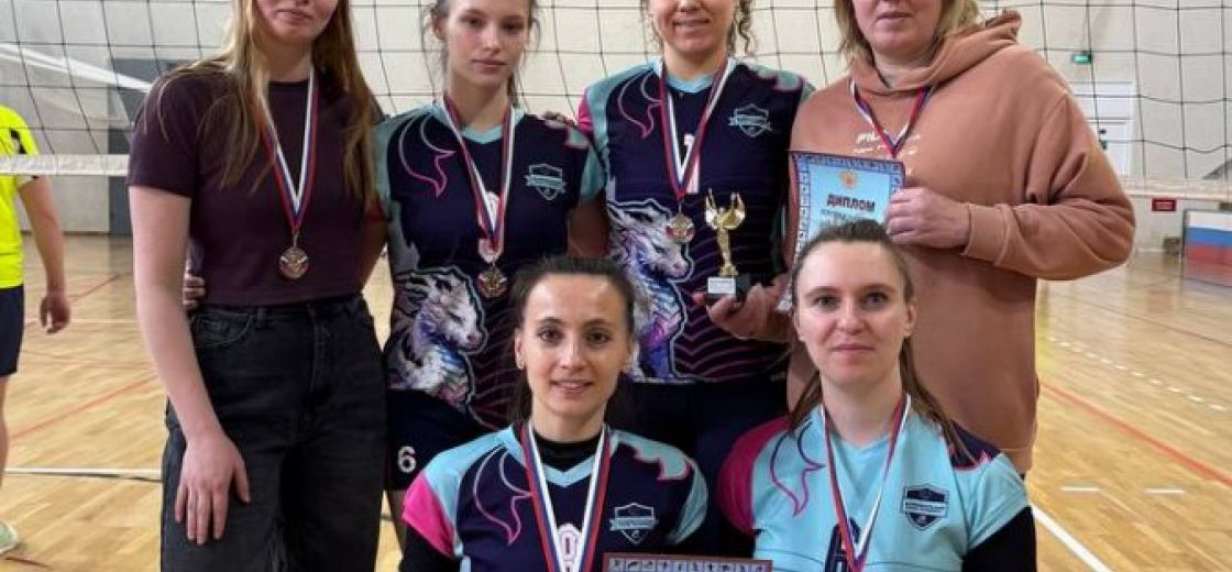 В г. Озёры состоялся 3 тур турнира по волейболу «Кубок 4-х городов» среди женских команд