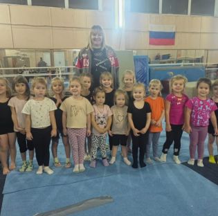 Тренировки по спортивной гимнастике продолжаются