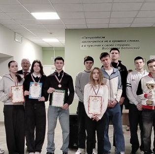 Награждение сборных команд школы и участников за 1 место в фестивале ВФСК ГТО «Меткий стрелок!»