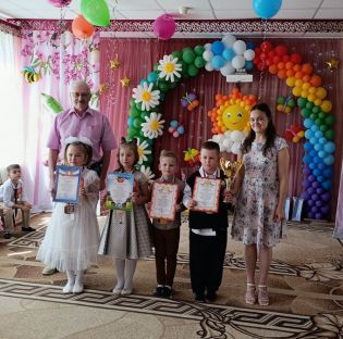 Состоялось награждение сборной команды детского сада «Быстрые кеды» за 1 место в фестивале «Играй и двигайся с ГТО!»