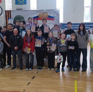 В спортивном зале ФСК «Заречье» микрорайона Климовск г.о.Подольск состоялся открытый турнир по пулевой стрельбе из пневматической винтовки, посвящённый Дню космонавтики