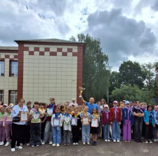 Награждение в школе №10 сборных команд школ принявших участие в фестивале «Летом с ГТО!»