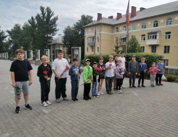 22 июня, в День памяти и скорби, спортсмены, дзюдоисты из ДС Юбилейный МАУ "Спортклуб "Кашира" имени Н.П. Елисеева"приняли участие в памятном мероприятии.