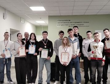 Награждение сборных команд школы и участников за 1 место в фестивале ВФСК ГТО «Меткий стрелок!»