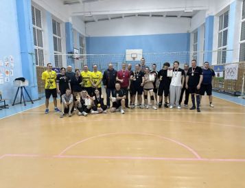 На базе МБОУ СОШ № 4 (Ожерелье), прошёл турнир по волейболу, посвящённый Международному женскому дню 8 марта