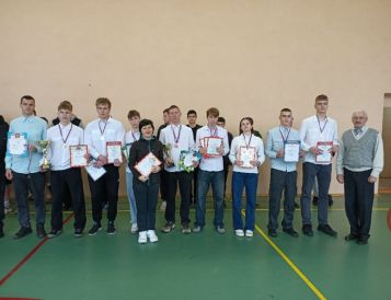 В Ожерельевском железнодорожном колледже прошло награждения команд учреждения занявшим первые места в фестивале ГТО среди студентов и Спартакиаде допризывной молодежи «Вместе с ГТО!»