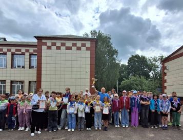 Награждение в школе №10 сборных команд школ принявших участие в фестивале «Летом с ГТО!»