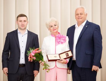 «Заслуженный работник физической культуры, спорта и туризма Московской области» было присвоено инструктору по спорту - Борзых Татьяне Николаевне